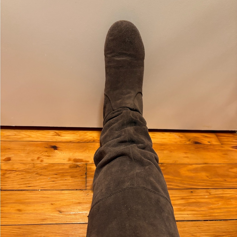 Gianni Bini mid-calf Brown Suede Boots